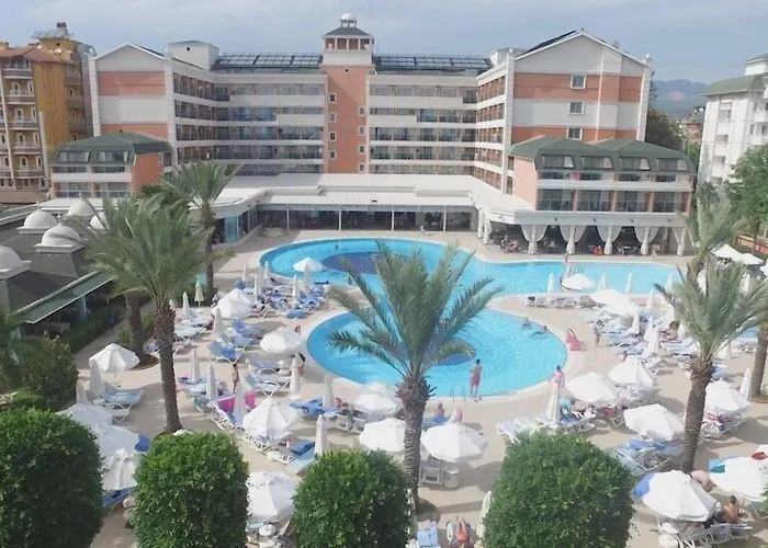 Insula Resort & Spa